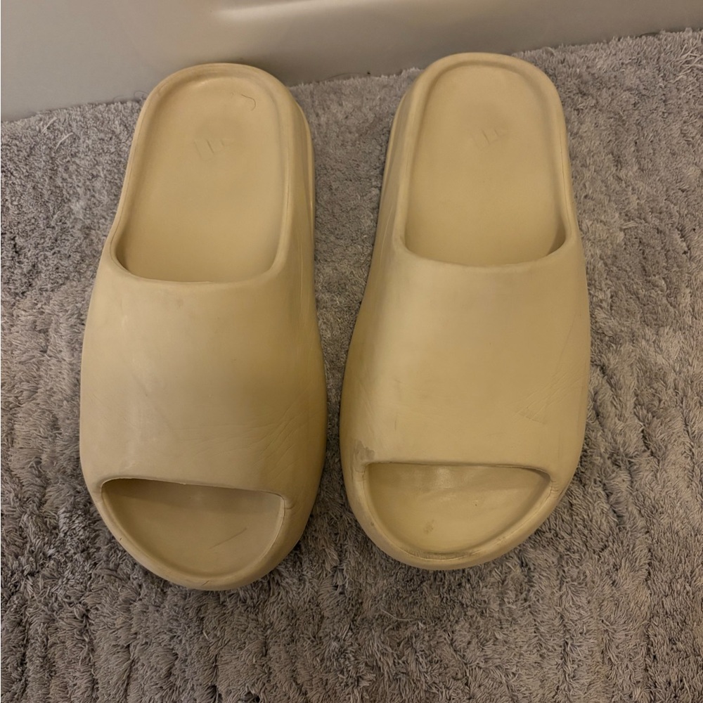 Yeezy Cream Slide Sandals